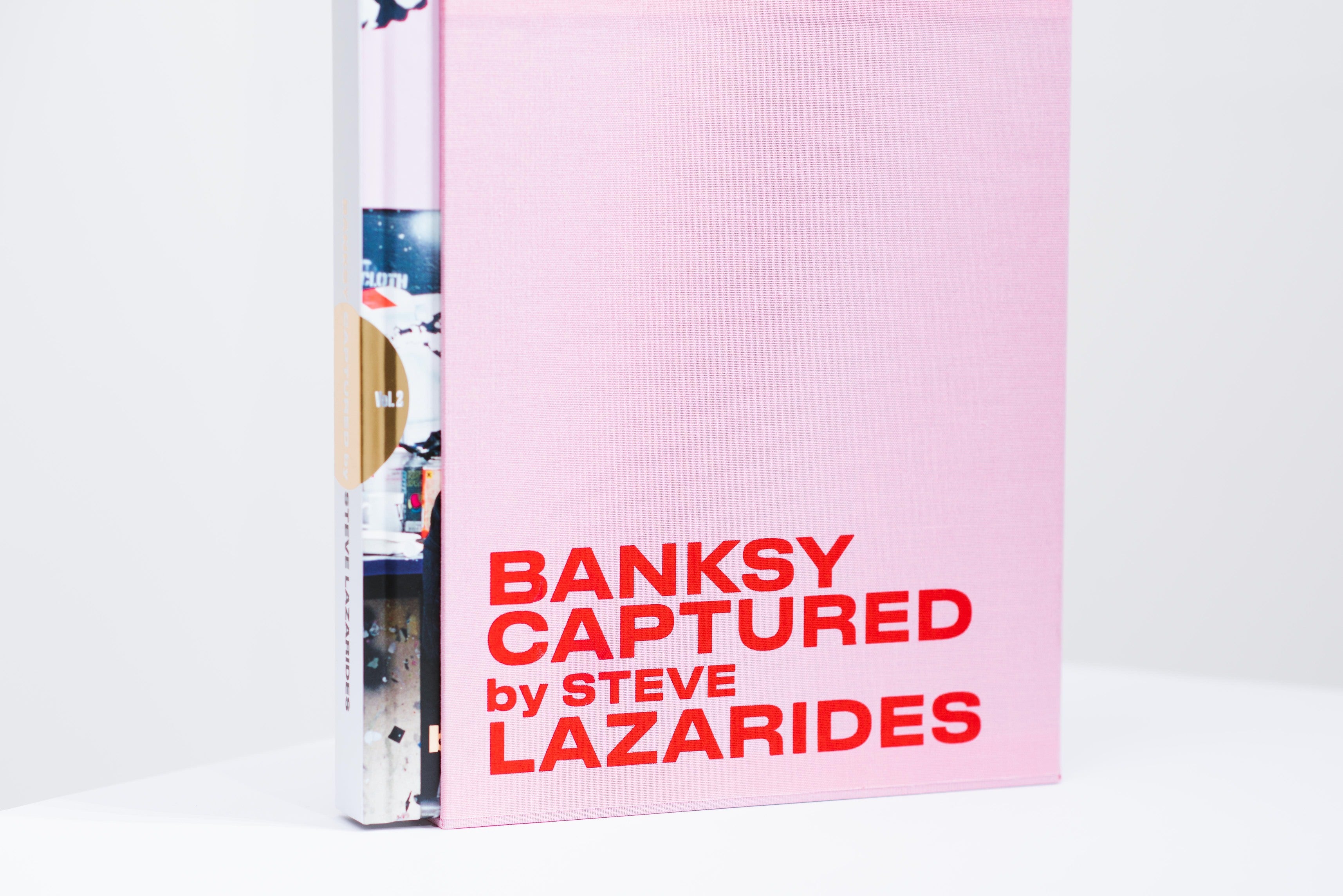 BANKSY2冊セット UNOFFICIAL BANKSY CAPTURED BANKSY CAPTURED: LAZARIDES, STEVE: 9781647862633: Amazon.com